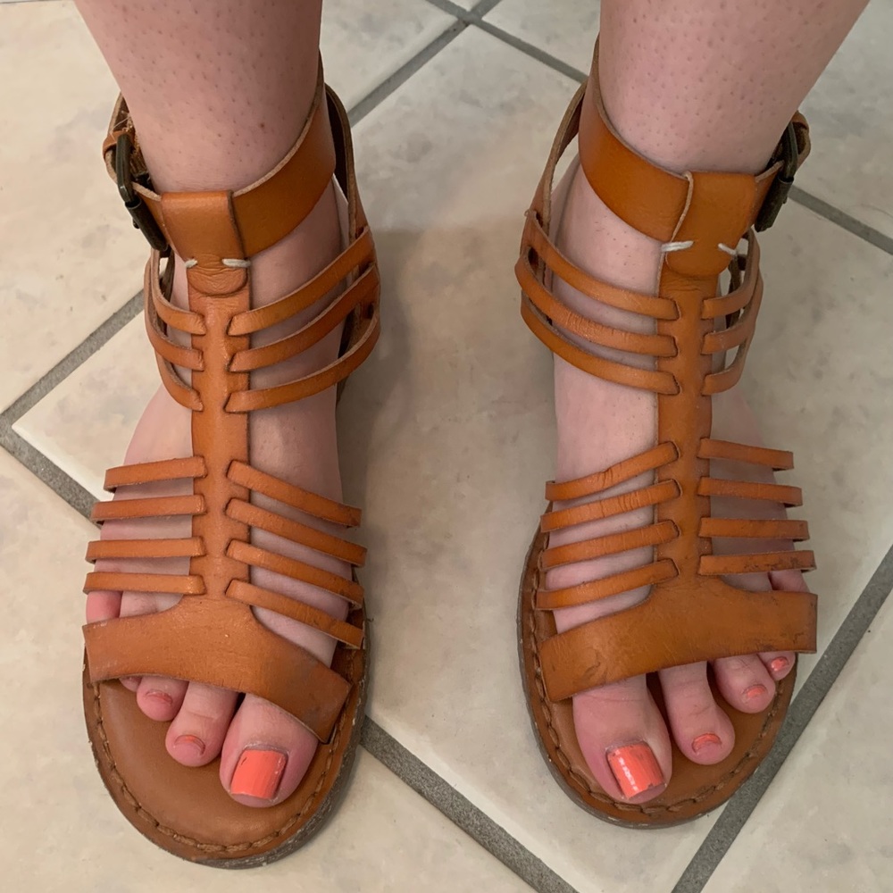 ✨ American Eagle sandals